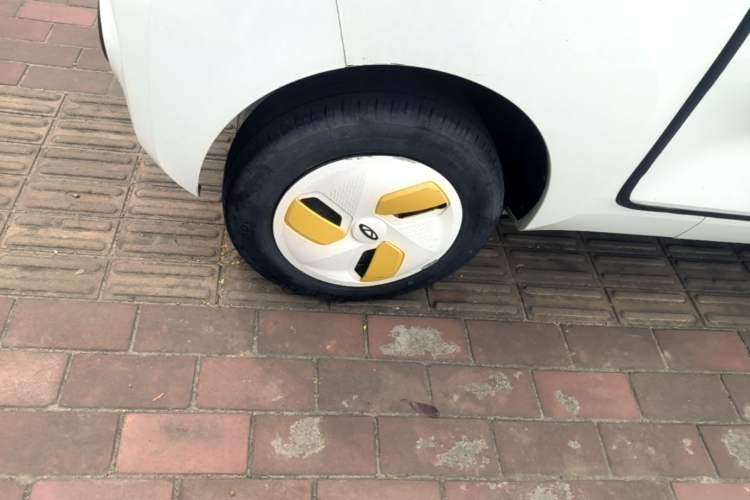 Used Chery QQ Ice Cream 2022 170km Sundae Phosphate Lithium-Ion Right Rear Wheel Hub