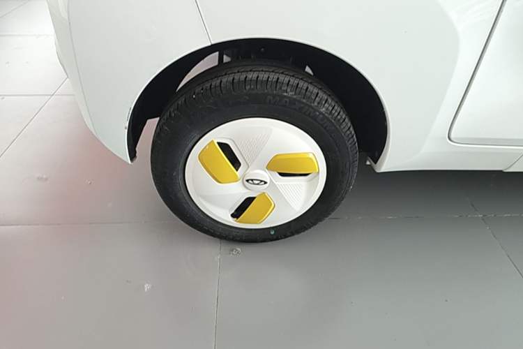 Used Chery QQ Ice Cream 2022 120km Conical Shape Lithium Iron Phosphate Right Rear Wheel Hub