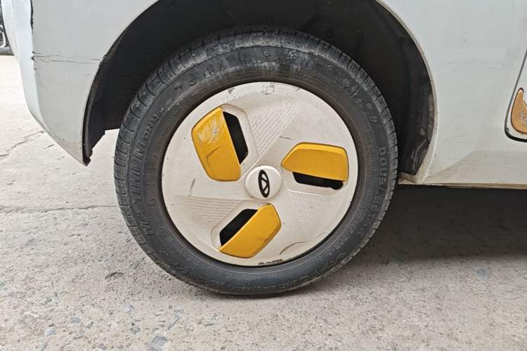 Used Chery QQ Ice Cream 2022 120km Conical Shape Lithium Iron Phosphate Right Rear Wheel Hub