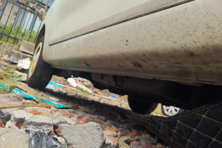 Used Chery QQ Ice Cream 2022 170km Sundae Phosphate Lithium-Ion Right Side Sill