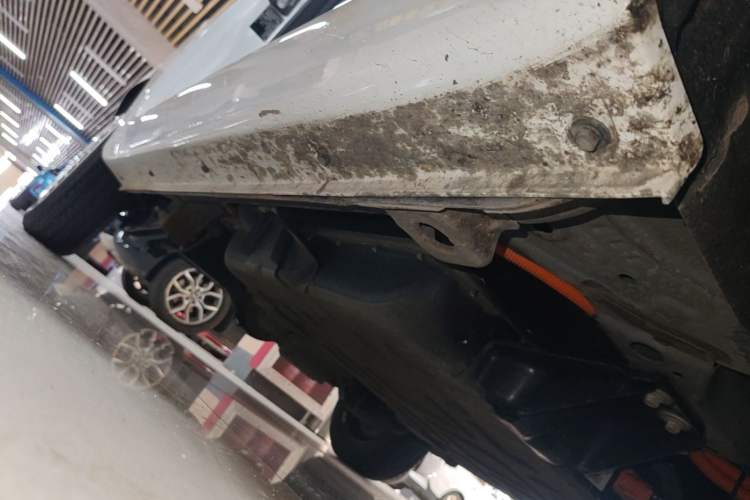 Used Chery QQ Ice Cream 2022 170km Sundae Phosphate Lithium-Ion Right Side Sill