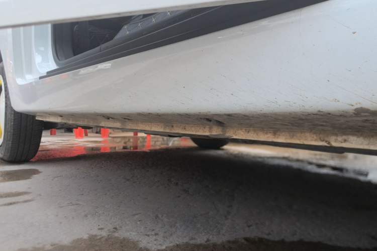 Used Chery QQ Ice Cream 2022 170km Sundae Phosphate Lithium-Ion Right Side Sill