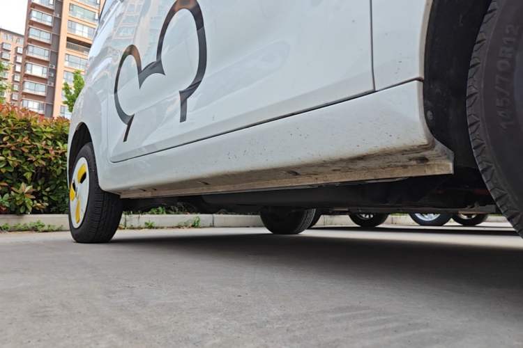 Used Chery QQ Ice Cream 2022 120km Conical Shape Lithium Iron Phosphate Right Side Sill