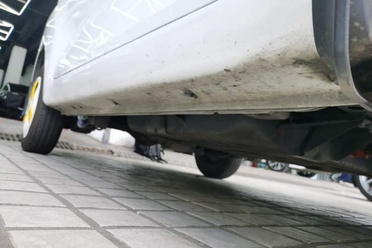 Used Chery QQ Ice Cream 2022 170km Sundae Phosphate Lithium-Ion Right Side Sill