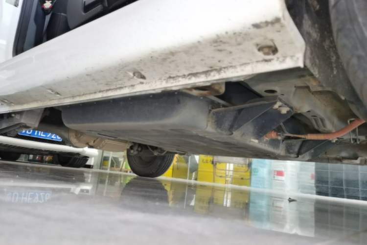 Used Chery QQ Ice Cream 2022 120km Conical Shape Lithium Iron Phosphate Right Side Sill