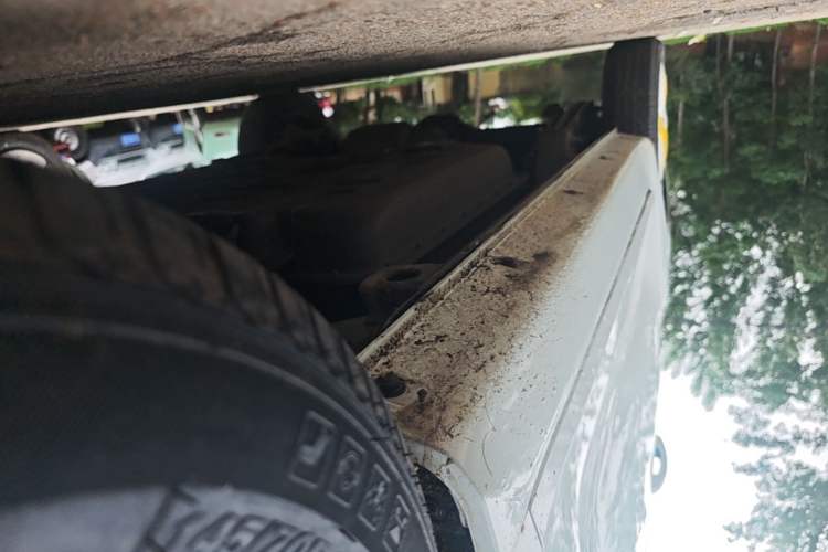 Used Chery QQ Ice Cream 2022 120km Conical Shape Lithium Iron Phosphate Right Side Sill