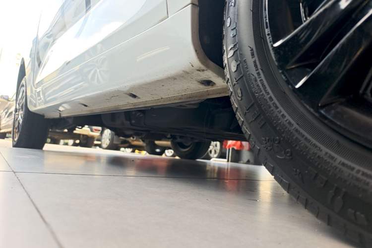 Used Chery QQ Ice Cream 2022 170km Sundae Phosphate Lithium-Ion Right Side Sill
