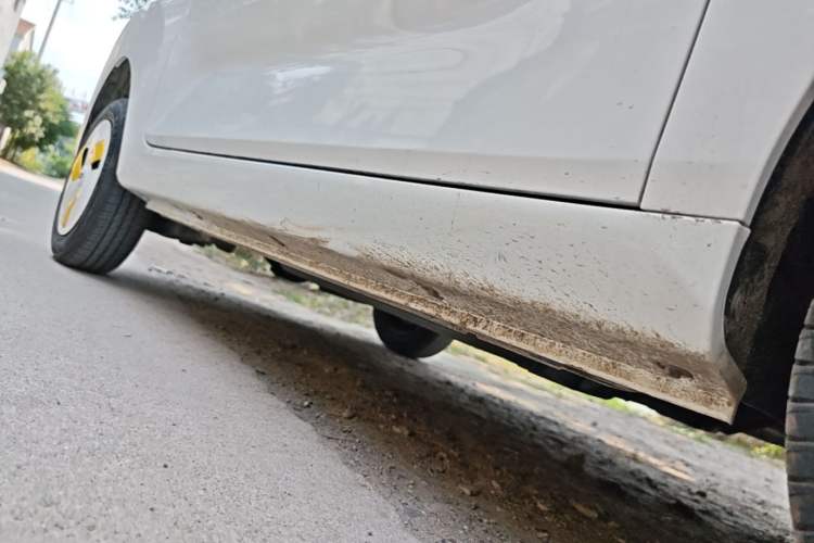 Used Chery QQ Ice Cream 2022 120km Conical Shape Lithium Iron Phosphate Right Side Sill