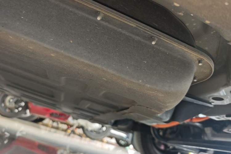Used Chery QQ Ice Cream 2022 120km Conical Shape Lithium Iron Phosphate Right Side Sill