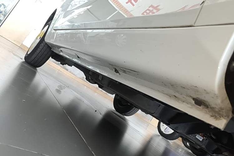 Used Chery QQ Ice Cream 2022 120km Conical Shape Lithium Iron Phosphate Right Side Sill