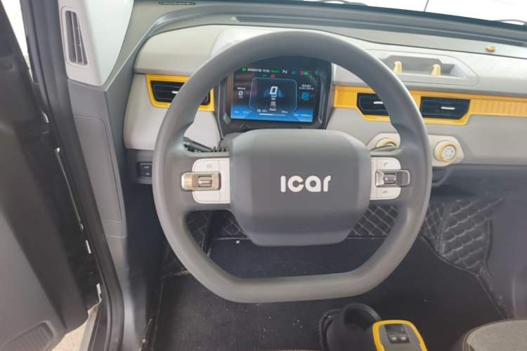 Used Chery QQ Ice Cream 2022 170km Sundae Phosphate Lithium-Ion Steering Wheel