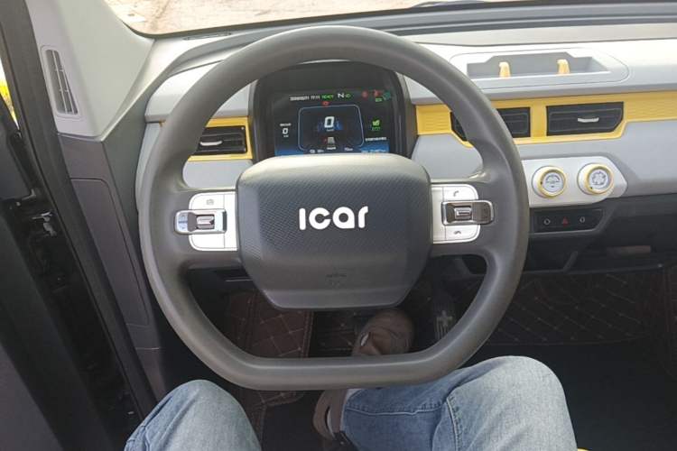 Used Chery QQ Ice Cream 2022 120km Conical Shape Lithium Iron Phosphate Steering Wheel