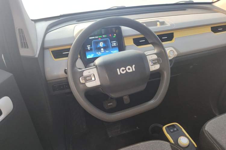 Used Chery QQ Ice Cream 2022 120km Conical Shape Lithium Iron Phosphate Steering Wheel