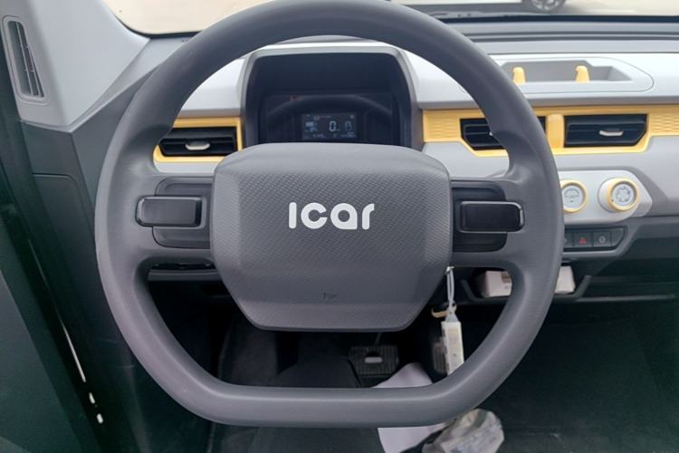 Used Chery QQ Ice Cream 2022 120km Milkshake Phosphate Lithium-Iron Steering Wheel