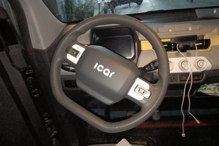 Used Chery QQ Ice Cream 2022 120km Conical Shape Lithium Iron Phosphate Steering Wheel