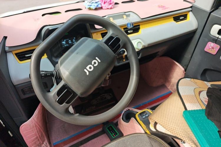Used Chery QQ Ice Cream 2022 120km Milkshake Phosphate Lithium-Iron Steering Wheel