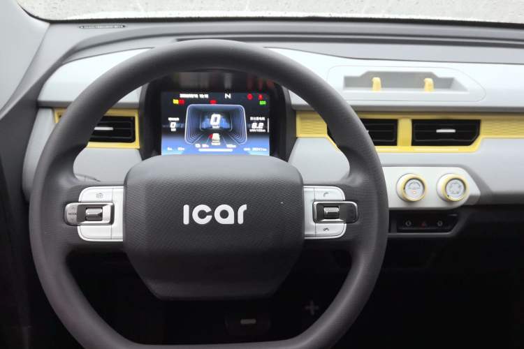 Used Chery QQ Ice Cream 2022 170km Sundae Phosphate Lithium-Ion Steering Wheel
