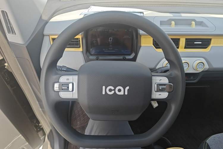 Used Chery QQ Ice Cream 2022 170km Sundae Phosphate Lithium-Ion Steering Wheel