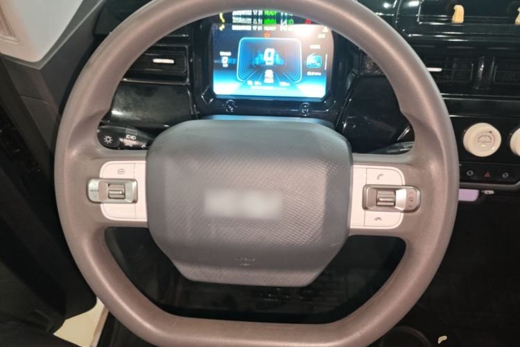Used Chery QQ Ice Cream 2022 170km Sundae Phosphate Lithium-Ion Steering Wheel