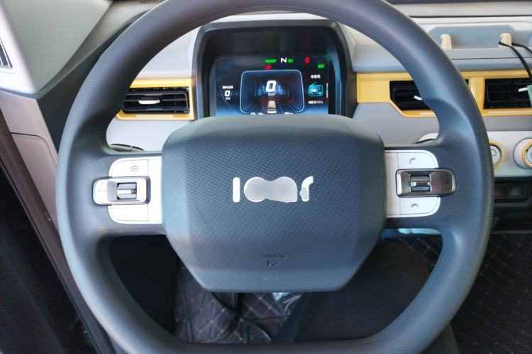Used Chery QQ Ice Cream 2022 170km Sundae Phosphate Lithium-Ion Steering Wheel