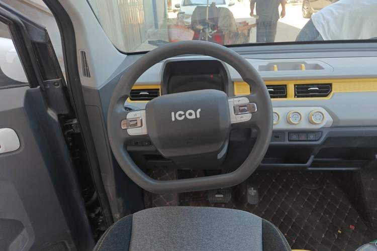 Used Chery QQ Ice Cream 2022 120km Conical Shape Lithium Iron Phosphate Steering Wheel