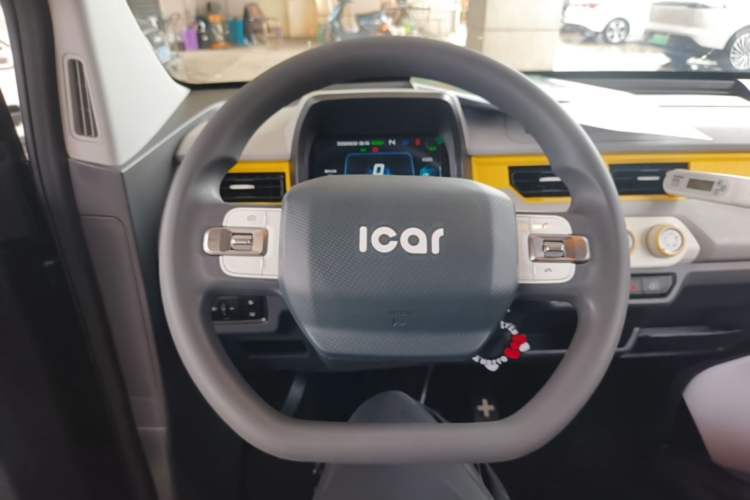 Used Chery QQ Ice Cream 2022 170km Sundae Phosphate Lithium-Ion Steering Wheel