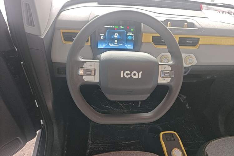 Used Chery QQ Ice Cream 2022 170km Sundae Phosphate Lithium-Ion Steering Wheel