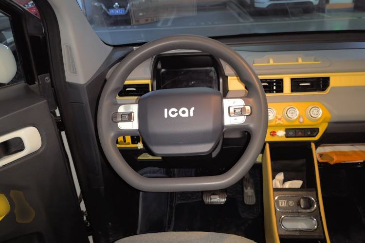 Used Chery QQ Ice Cream 2022 120km Conical Shape Lithium Iron Phosphate Steering Wheel