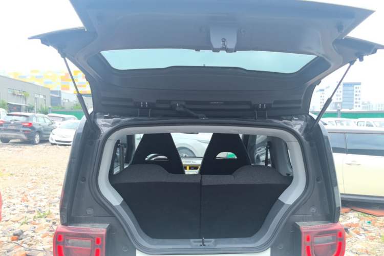 Used Chery QQ Ice Cream 2022 170km Sundae Phosphate Lithium-Ion Trunk
