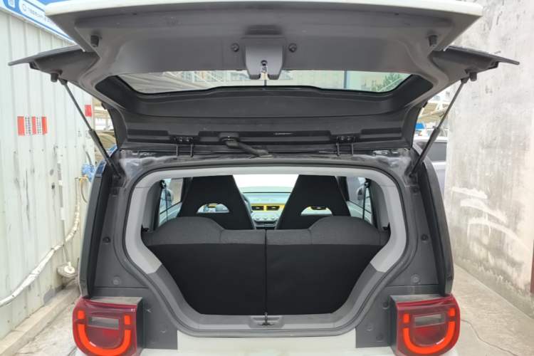 Used Chery QQ Ice Cream 2022 170km Sundae Phosphate Lithium-Ion Trunk