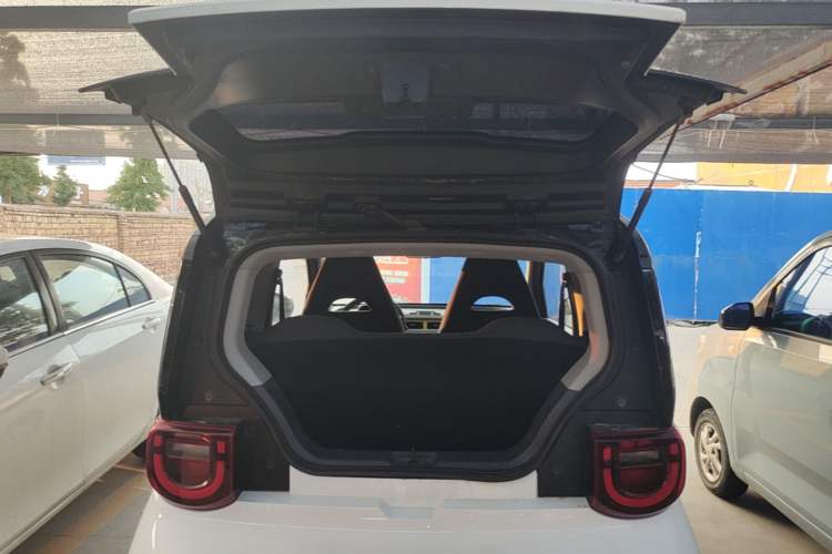 Used Chery QQ Ice Cream 2022 120km Conical Shape Lithium Iron Phosphate Trunk