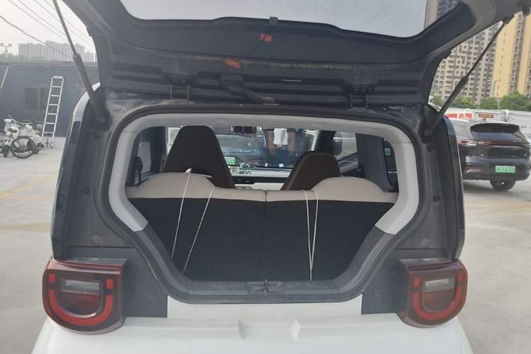 Used Chery QQ Ice Cream 2022 170km Sundae Phosphate Lithium-Ion Trunk