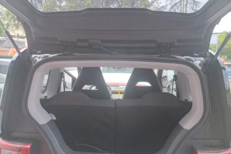 Used Chery QQ Ice Cream 2022 170km Sundae Phosphate Lithium-Ion Trunk