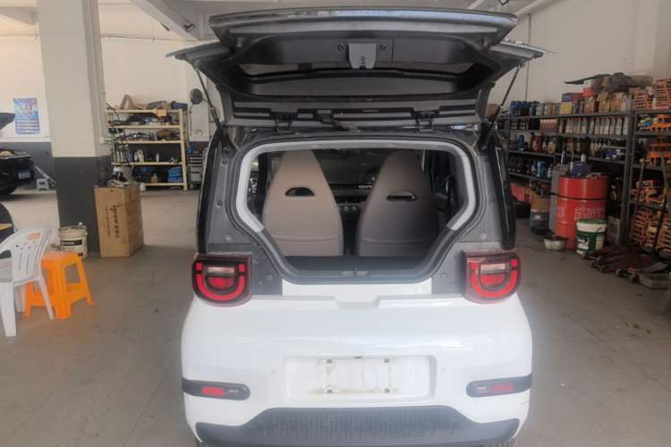 Used Chery QQ Ice Cream 2022 170km Sundae Phosphate Lithium-Ion Trunk