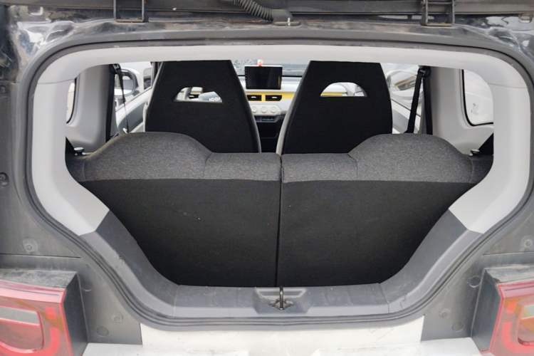 Used Chery QQ Ice Cream 2022 170km Sundae Phosphate Lithium-Ion Trunk