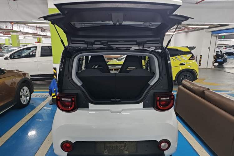 Used Chery QQ Ice Cream 2022 170km Sundae Phosphate Lithium-Ion Trunk
