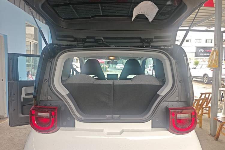 Used Chery QQ Ice Cream 2022 170km Sundae Phosphate Lithium-Ion Trunk