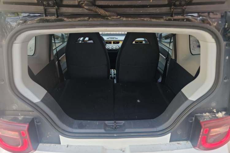 Used Chery QQ Ice Cream 2022 170km Sundae Phosphate Lithium-Ion Trunk