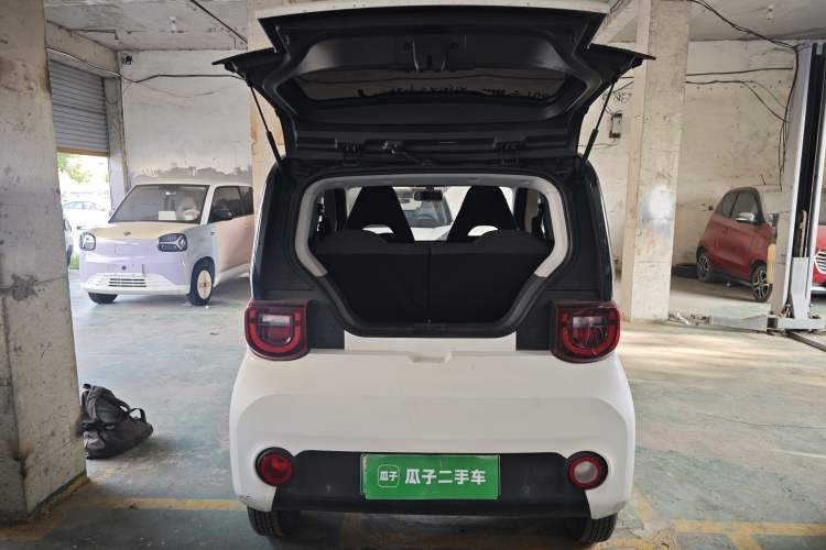 Used Chery QQ Ice Cream 2022 170km Sundae Phosphate Lithium-Ion Trunk