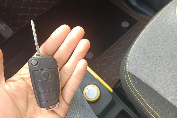 Used Chery QQ Ice Cream 2022 120km Conical Shape Lithium Iron Phosphate Vehicle Key
