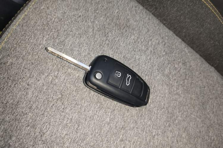 Used Chery QQ Ice Cream 2022 120km Conical Shape Lithium Iron Phosphate Vehicle Key