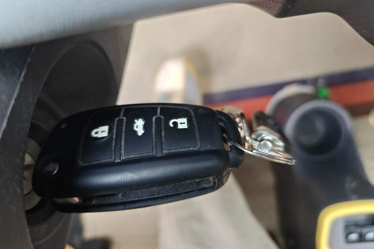 Used Chery QQ Ice Cream 2022 120km Conical Shape Lithium Iron Phosphate Vehicle Key