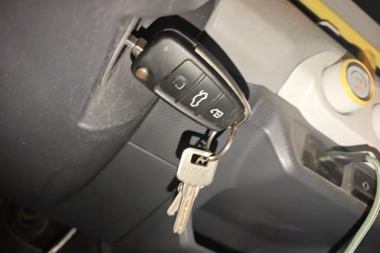 Used Chery QQ Ice Cream 2022 170km Sundae Ternary Lithium Vehicle Key