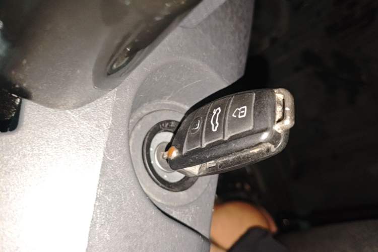 Used Chery QQ Ice Cream 2022 170km Sundae Phosphate Lithium-Ion Vehicle Key