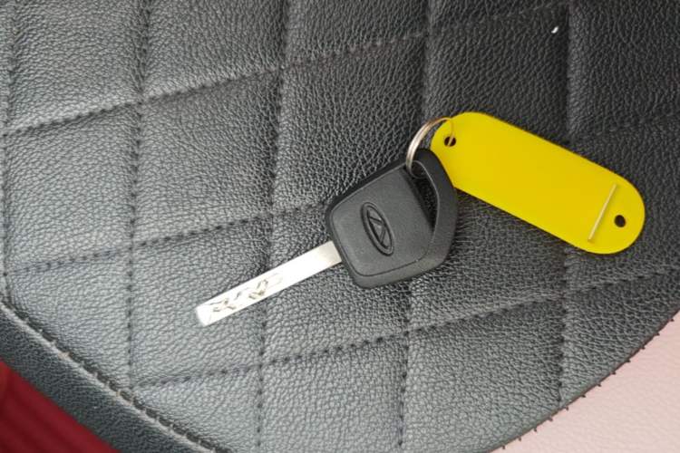 Used Chery QQ Ice Cream 2022 120km Conical Shape Lithium Iron Phosphate Vehicle Key