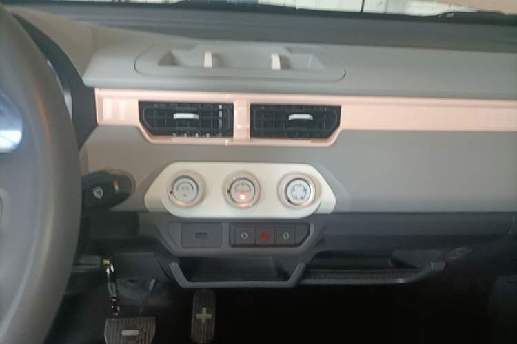 Used Chery QQ Ice Cream 2023 170km Milkshake – Lithium Iron Phosphate Audio And AC Panel
