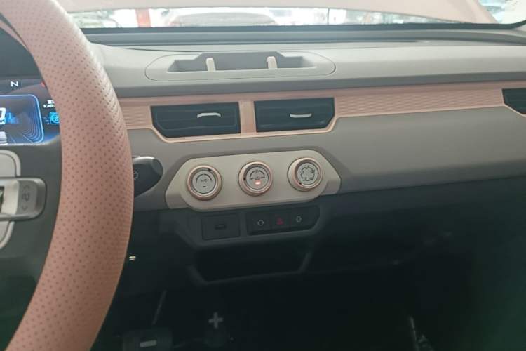 Used Chery QQ Ice Cream 2023 170km Milkshake – Lithium Iron Phosphate Audio And AC Panel