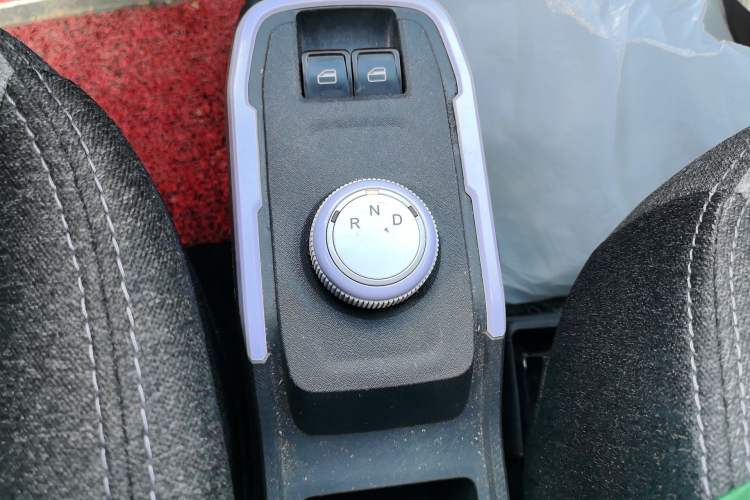 Used Chery QQ Ice Cream 2023 170km Milkshake – Lithium Iron Phosphate Gear Lever