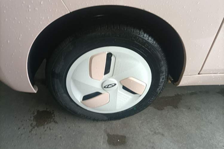 Used Chery QQ Ice Cream 2023 170km Milkshake – Lithium Iron Phosphate Exterior 4
