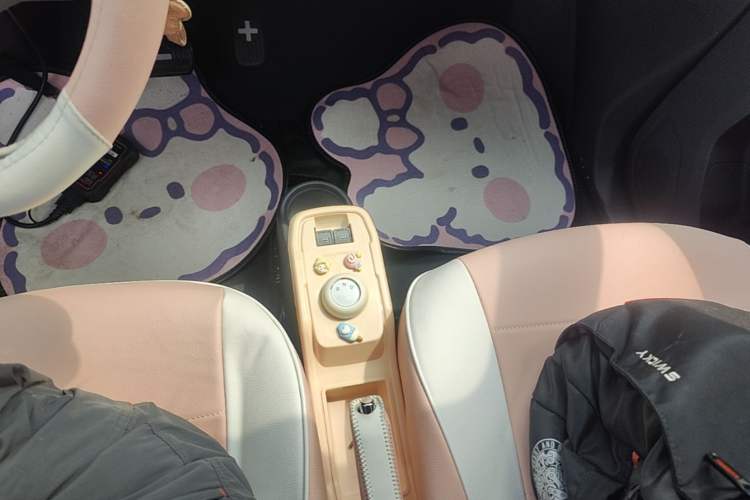Used Chery QQ Ice Cream 2023 170km Milkshake – Lithium Iron Phosphate Gear Lever